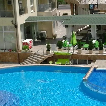 Апартамент Sunny Cove *