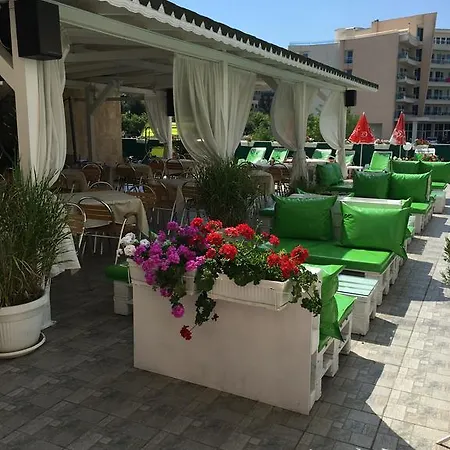 Апартаменти Sunny Cove Сонячний Берег