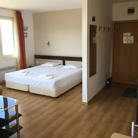 Апартаменти Sunny Cove