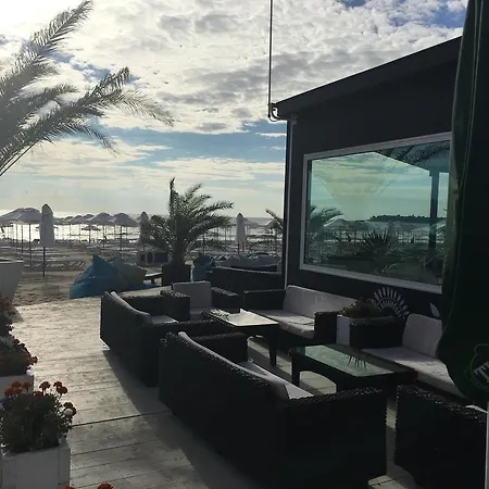 Апартаменти Sunny Cove