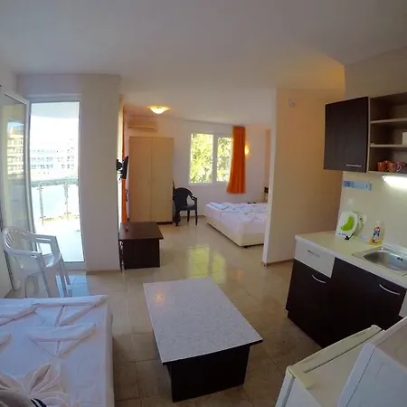 Sunny Cove Апартаменти *