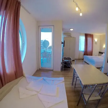 Sunny Cove Апартаменти