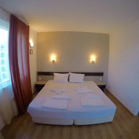 Sunny Cove Апартаменти *